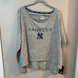NWT New York Yankees Baseball Long Sleeve Shirt